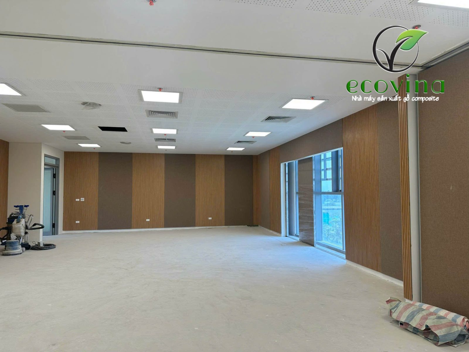 Thi công ốp tường — sân golf Vân Trì